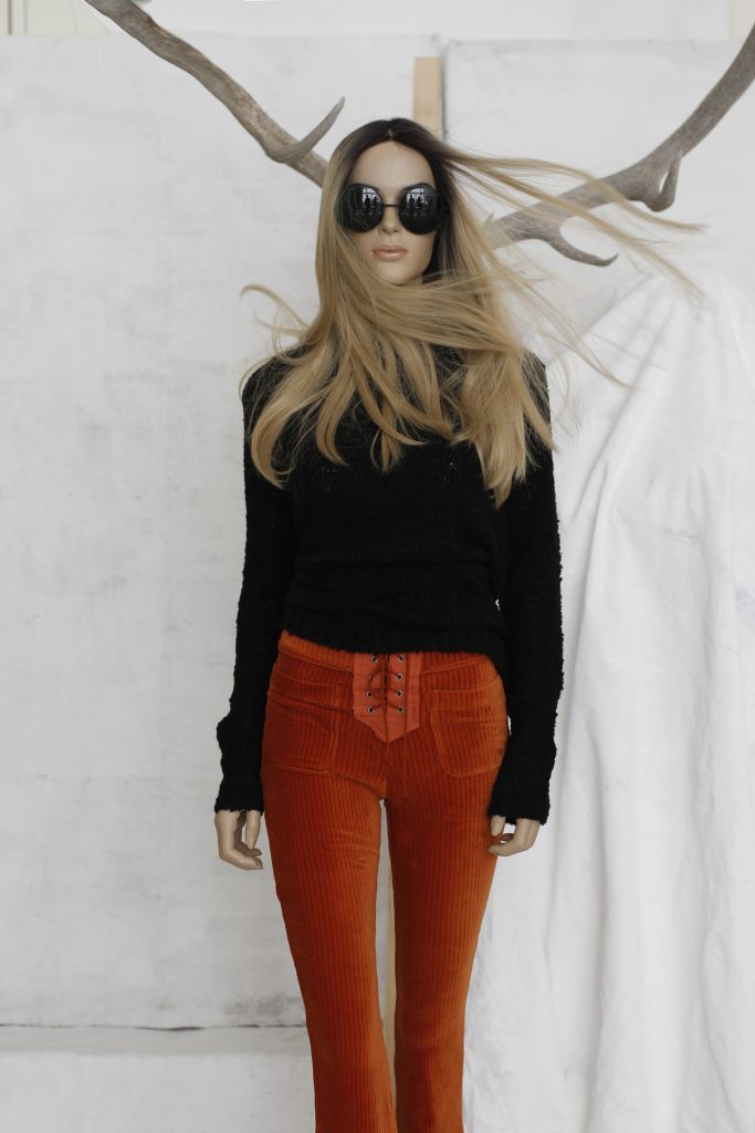Flare broek met vetersluiting